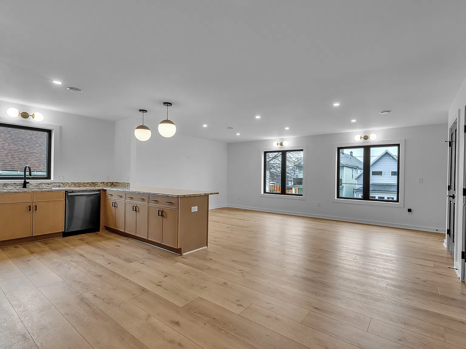 3 bed, 1400 sqft, $2,400 — Photo 1