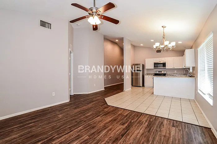 701 Washington St — Photo 4