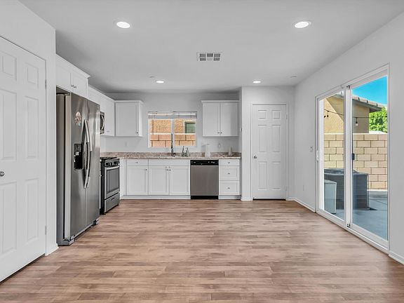 3rd image of 85222 Avenida Reforma