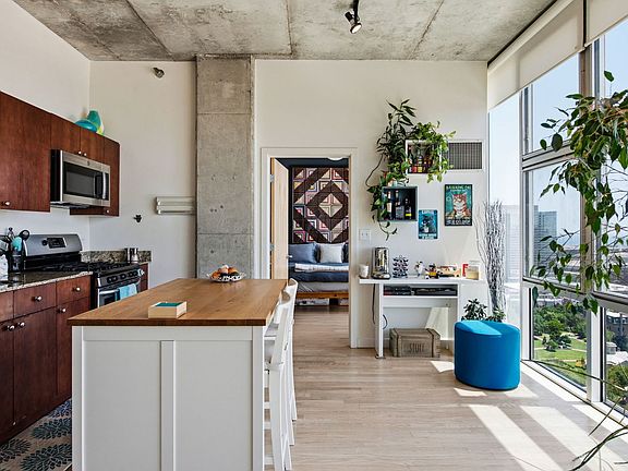 4th image of 1720 S Michigan Ave APT 2309