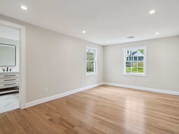 4th image of 9 Richard Rd
