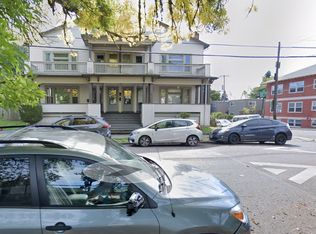 2208 SE Ankeny St, Portland, OR 97214