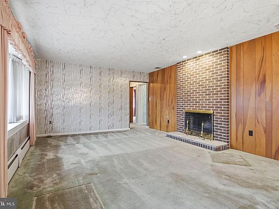 4th image of 110 S New Ardmore Ave