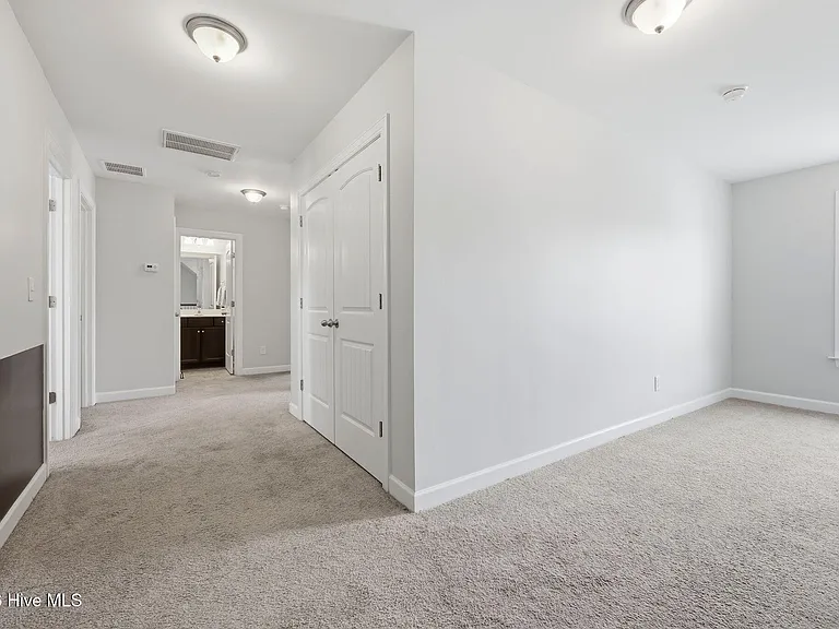 90 Quatrefoil Ct — Photo 36