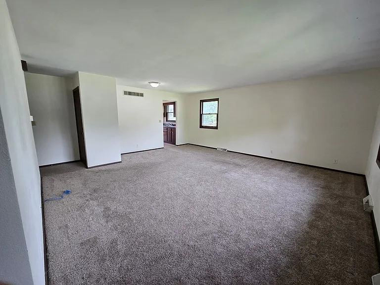 1705 Linda Ln — Photo 2