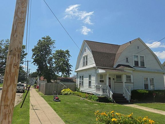 3rd image of 701 W Prospect St