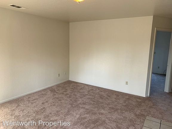 4th image of 1460 Eastwood Ave APT A