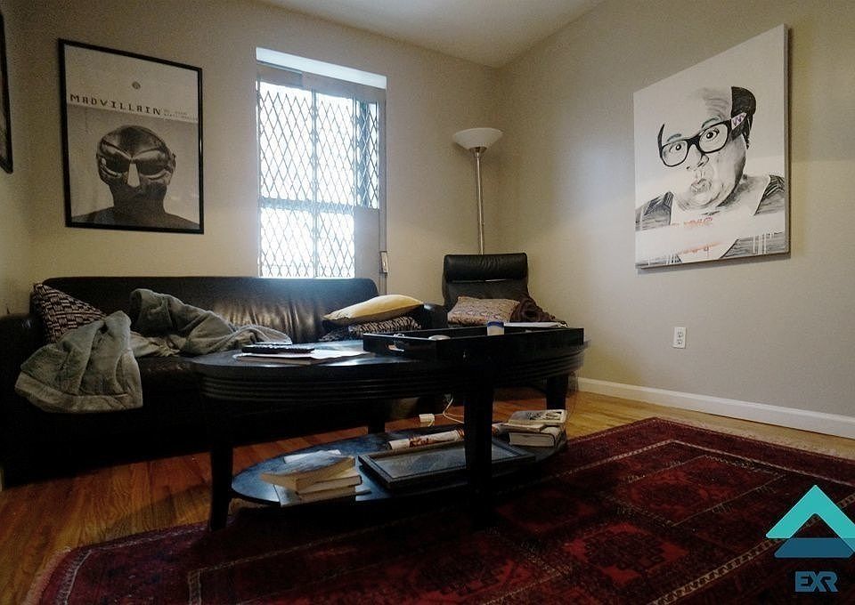 2nd image of 863 Hancock St #317