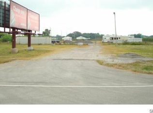 6901 Godfrey Rd, Godfrey, IL 62035