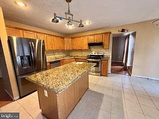 5th image of 7506 Castle Rock Dr