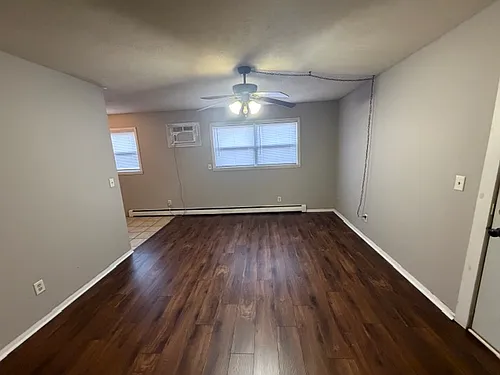107 College Park Ct #2 Photo 1