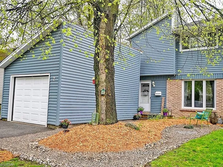7 Ranchwood Cres — Photo 2