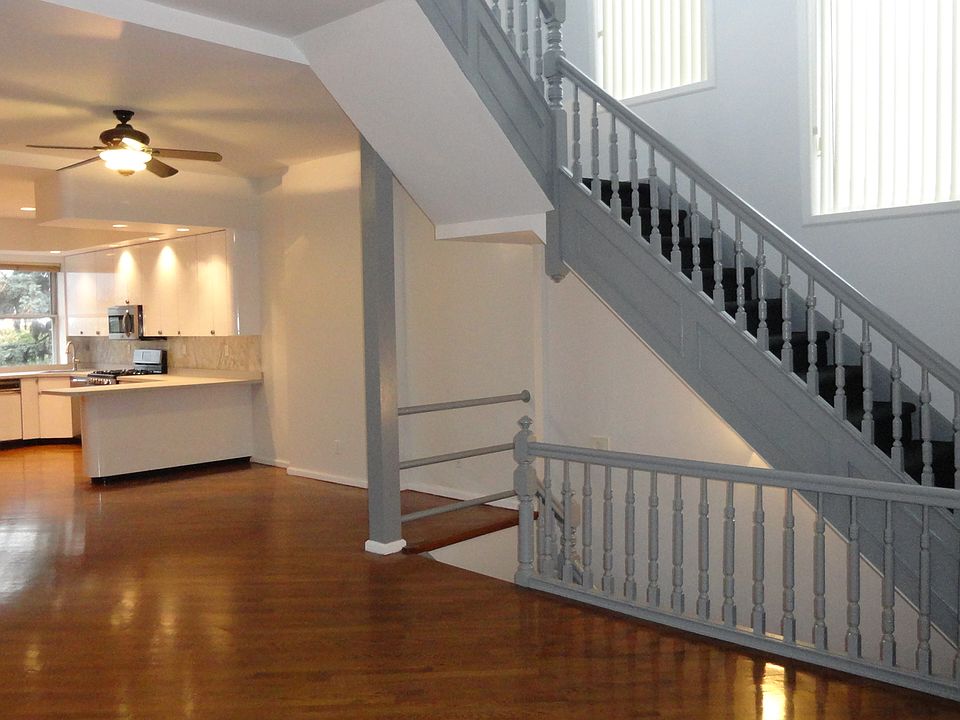 1st image of 2554 37th St #2