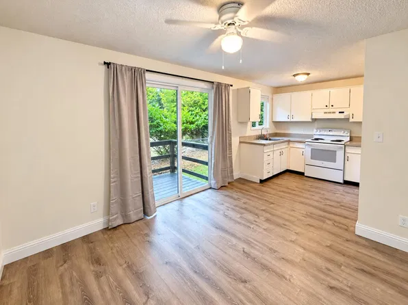 1208 34th St #5, Seaview, WA 98644