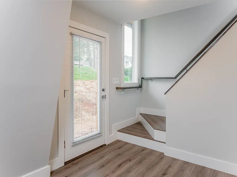 4 Unaka Ave #2 — Photo 10