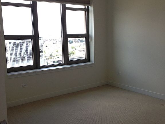 5th image of 200 N Jefferson St APT 703