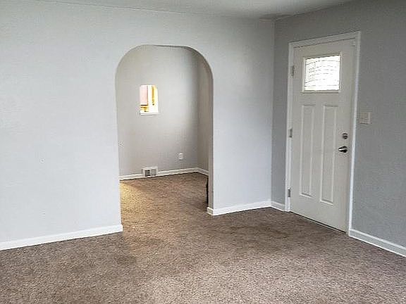 4th image of 6 W Sherry Dr