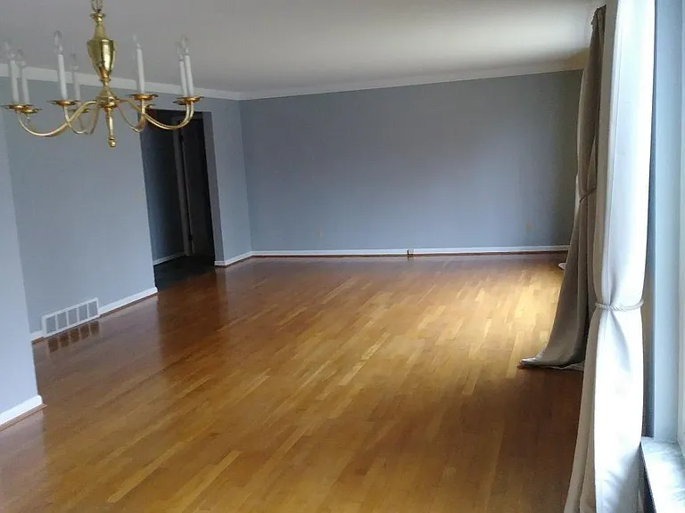 6960 Miami Hills Dr — Photo 4