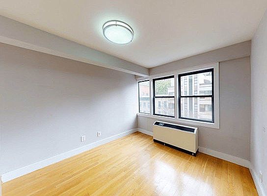 4th image of 312 E 52nd St #10H