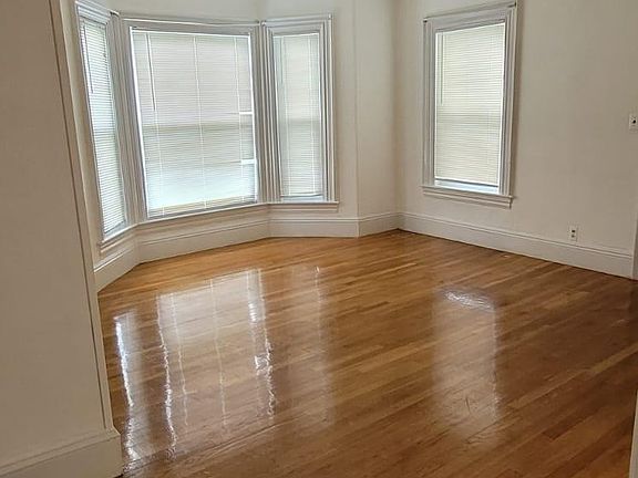 4th image of 29 Dorchester St #1