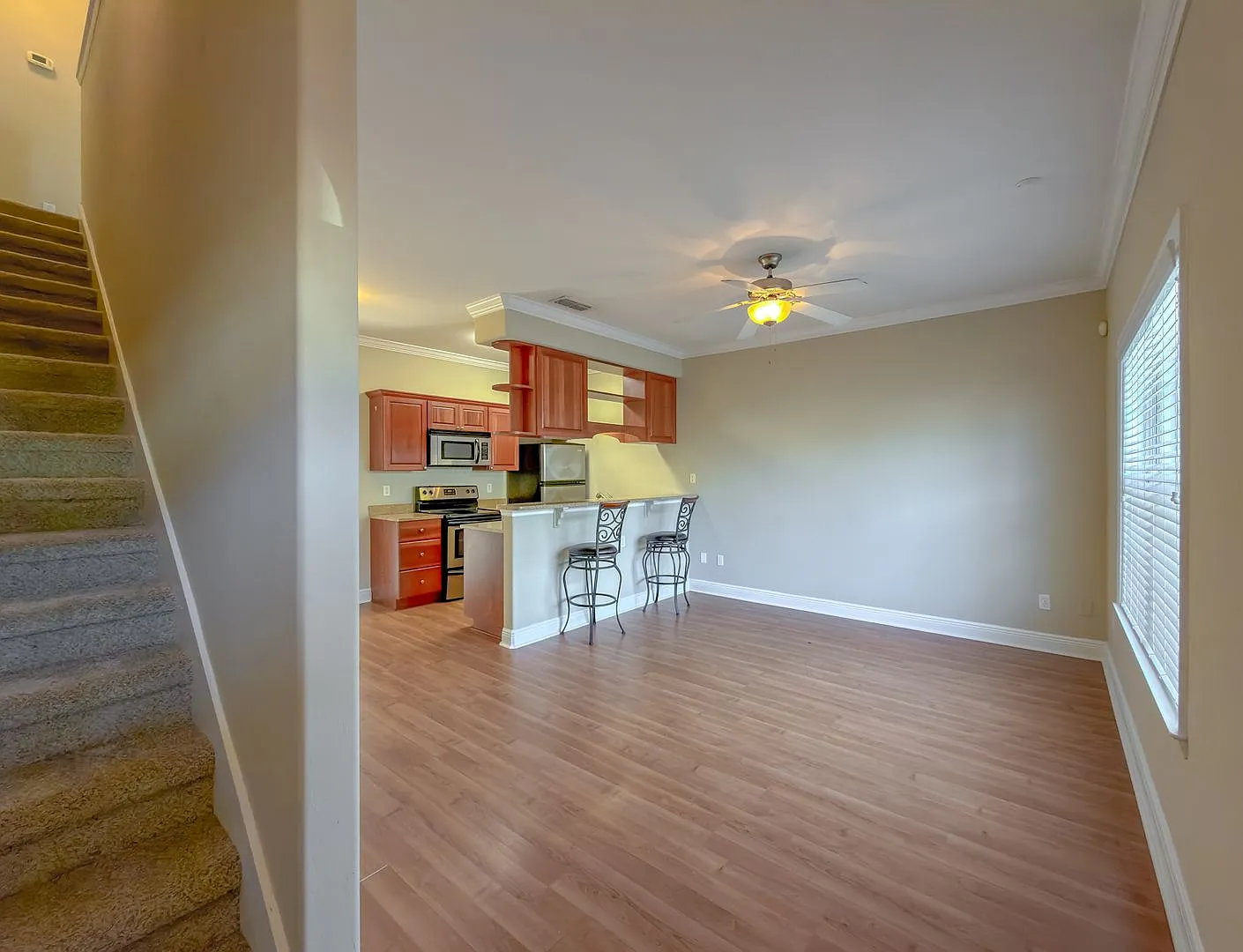Amazing 3/3 W/ Stainless Steel Apps, Washer/Dryer, & New Flooring In Bedrooms! Mins To Fsu & Tsc!... — Photo 3