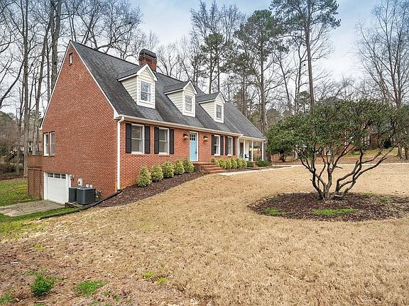 2nd image of 1150 Lullwater Cir