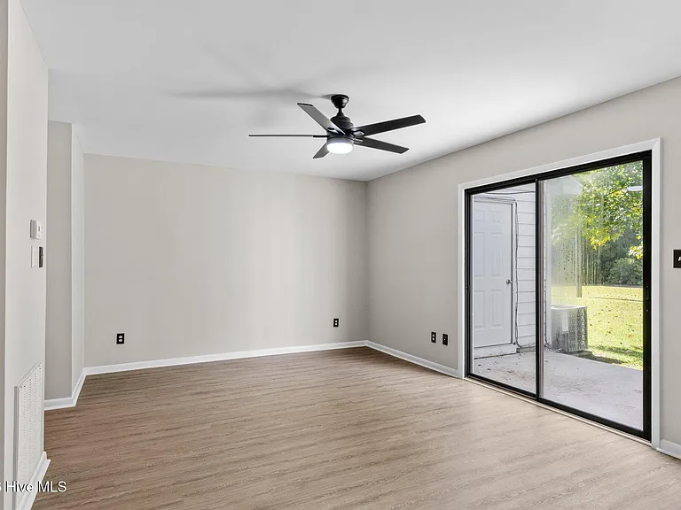 L48 Port West Ct #4D — Photo 15