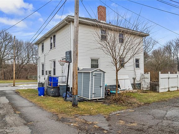 3rd image of 106 E Clayton St
