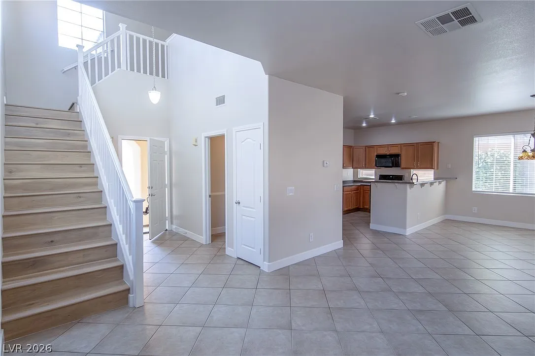 3 bed, 2.5 bath, 1733 sqft, $1,850 — Photo 4