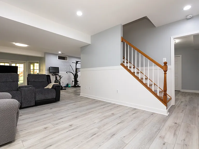 13576 Highland Rd — Photo 51