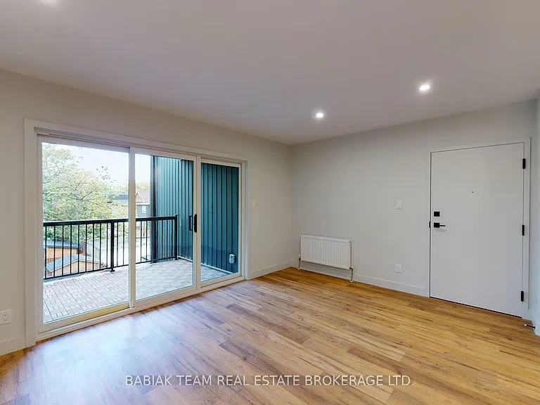 238 Jane St #302 — Photo 3
