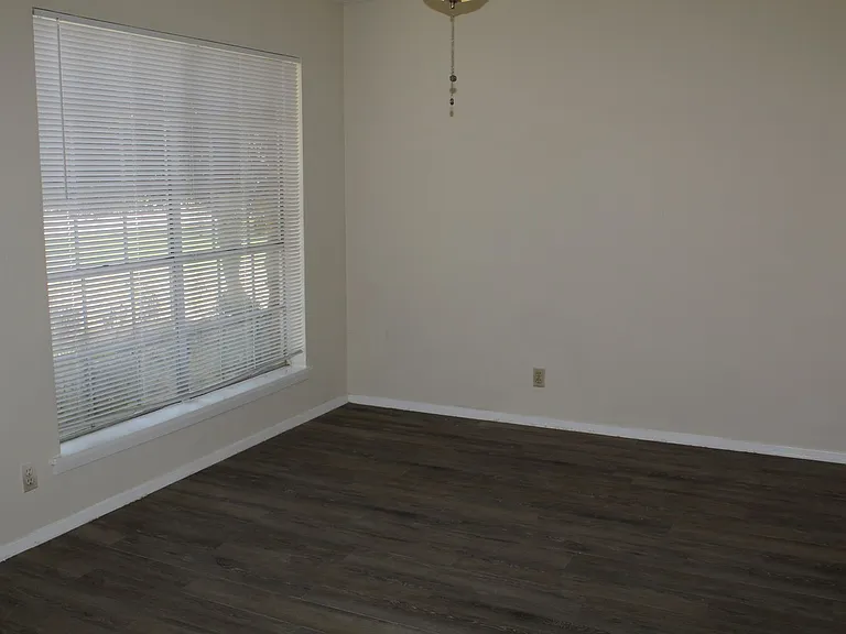 1903 N Floyd Rd — Photo 12