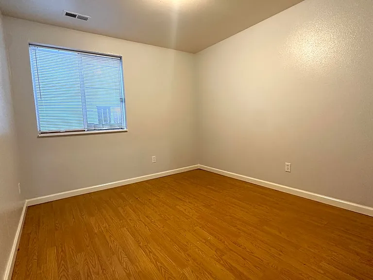 Unit Photo