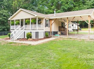 1785 Hemphill Rd, Waynesville, NC 28785