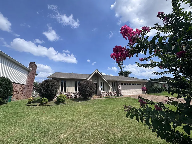 1115 Briar Creek Rd — Photo 98