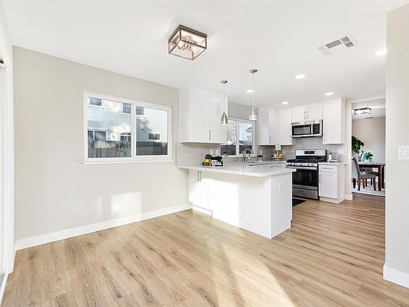 4th image of 7451 Wachtel Way