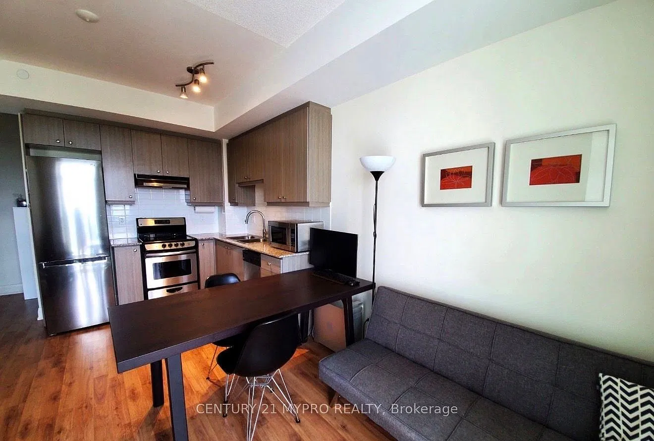 68 Canterbury Pl — Photo 4