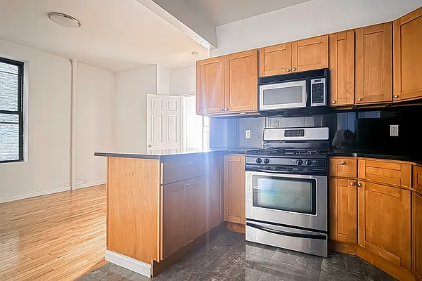 Kitchen, photo 2