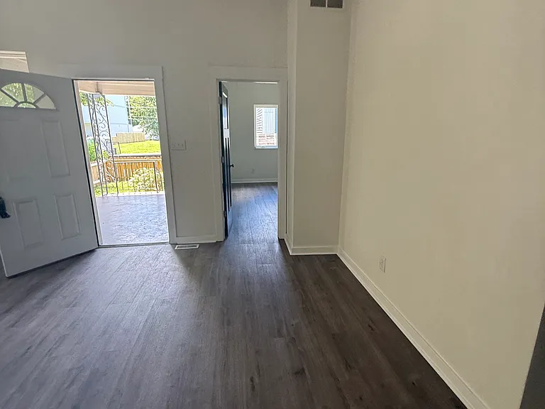 350 E Minnesota St #1 — Photo 23