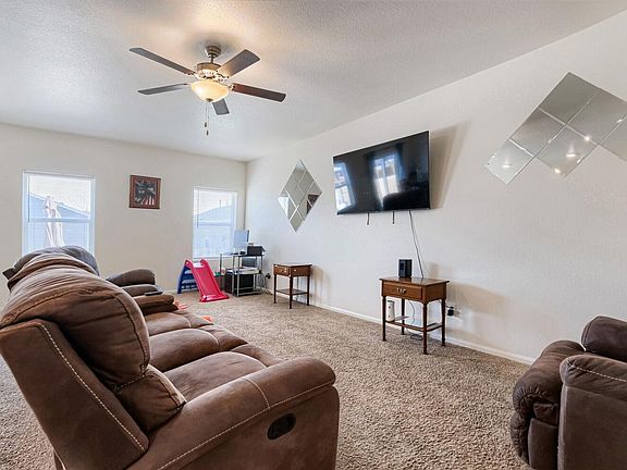 5th image of 524 Evans Ave