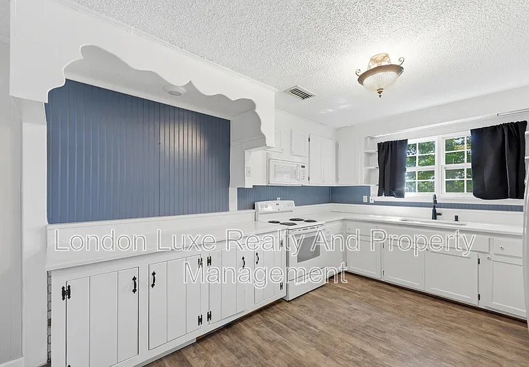 9246 Bearden Rd — Photo 22