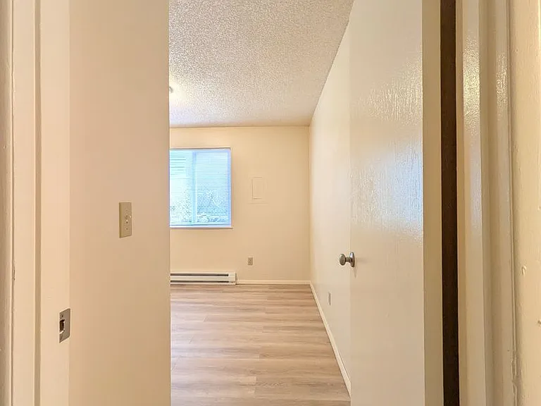 Chelsea Manor Apartments — Photo 38