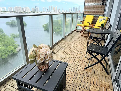 16385 Biscayne Blvd #1505 Photo 1