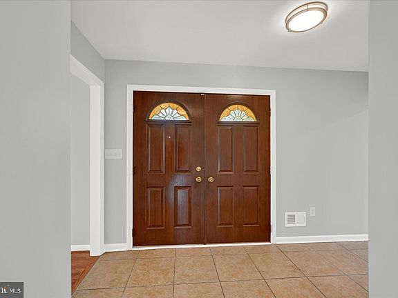 4th image of 2111 Cedar Circle Dr