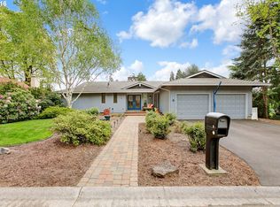 6 Tanglewood Dr, Lake Oswego, OR