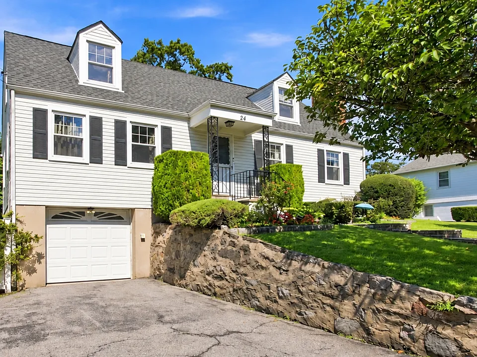 24 Avondale Rd