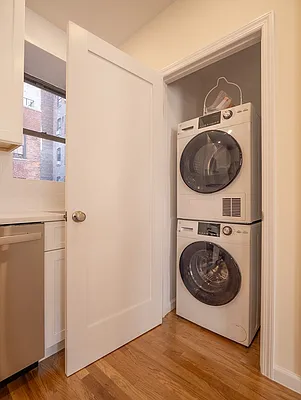 Rented by City Connections Realty | media 27