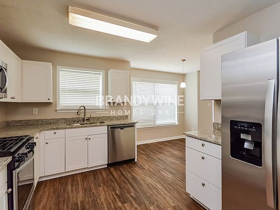 5th image of 2801 Driftwood Ct
