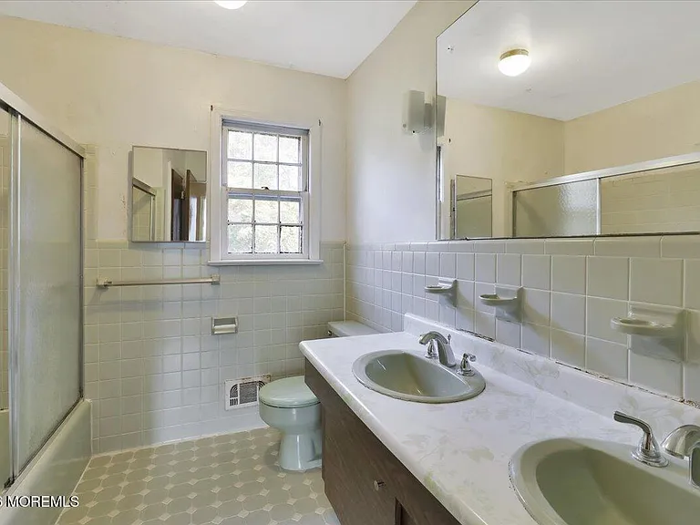 15 Harbor Ct — Photo 26