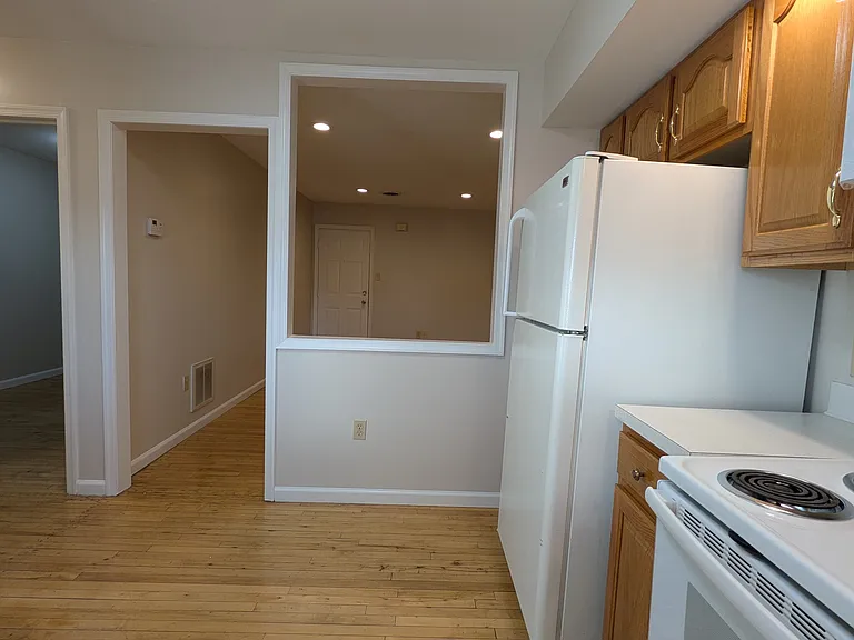 1516 Main St #6 — Photo 8